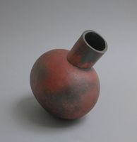 Steinzeug, Hohlkorper, 2015, Pigment, Wachs, H 17 cm